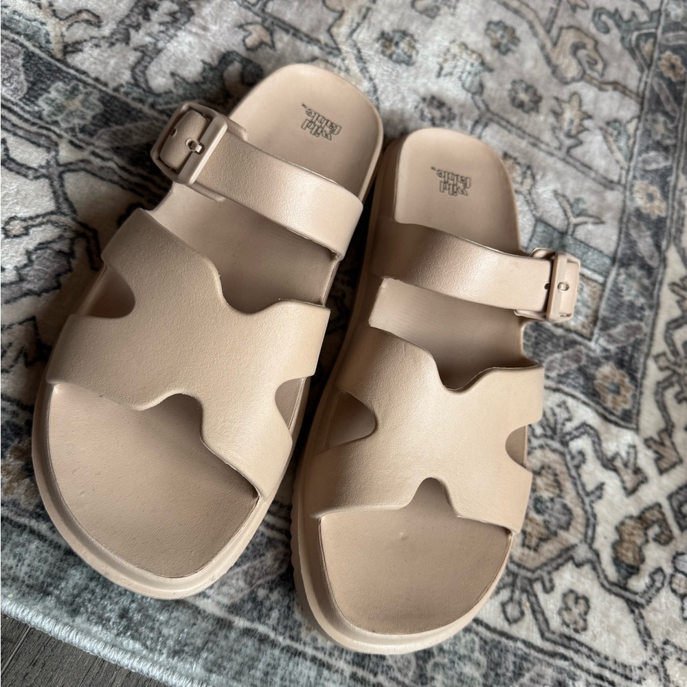 🔴SOLD
Wild Fable women Maysen Footbed sandals - Picture 2 of 5
